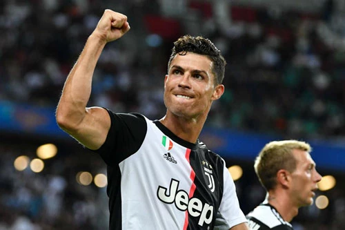 1. Cristiano Ronaldo (Juventus - Tổng thu nhập: 79,8 triệu bảng).
