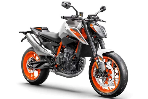 3. KTM 890 Duke R 2020.