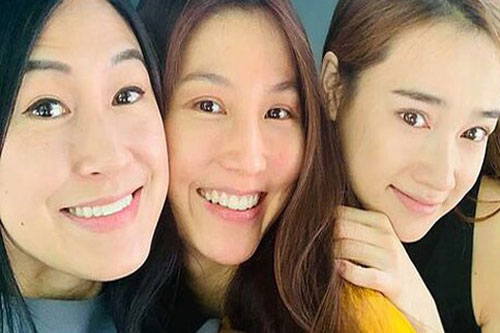 Đọ mặt mộc, Nhã Phương rạng rỡ lấn át Diễm My 9X và Kathy Uyên