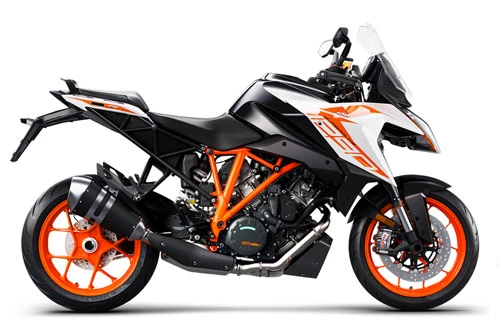 4. KTM 1290 Super Duke GT 2020.