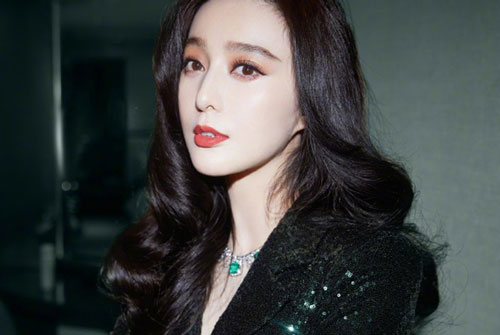 Phạm Băng Băng lao ra đường giữa đêm để làm điều này, diện mạo sau đó mới đáng bàn