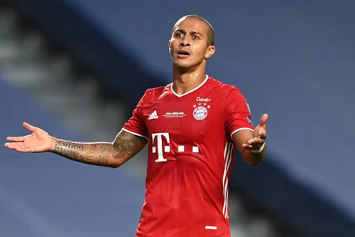 Tiền vệ trung tâm: Thiago Alcantara (Bayern Munich).