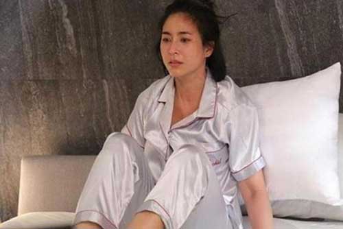 Em chồng hất cả tô cháo vào mặt, mẹ chồng đứng bên làm hành động khiến tôi nhớ đời