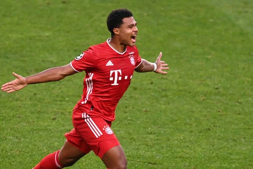 Tiền vệ trái: Serge Gnabry (Bayern Munich).