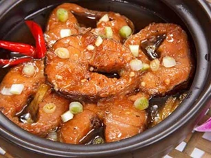 Làm thêm 1 bước nhỏ, cá kho nhừ cả xương nhưng vẫn chắc thịt, không bị nát