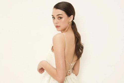 'Không thể rời mắt' trước body của bạn gái thủ môn Bùi Tiến Dũng