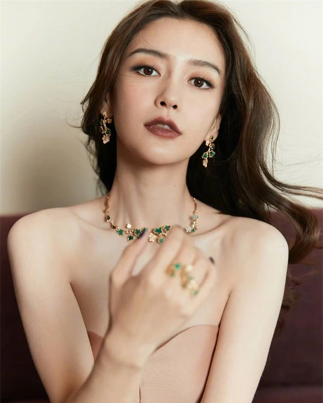 Ngoài 30 tuổi, Angelababy vẫn được gọi là 'công chúa showbiz' - ảnh 11