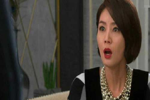 Mẹ chồng góp 20 triệu đòi đứng tên mảnh đất 2 tỷ, con dâu nói câu khiến bà "tái mặt"