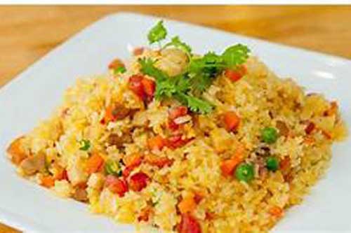 Muốn rang cơm thơm ngon, không bị khô cứng cứ cho thêm một thứ vào chảo