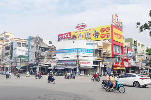 Quảng Ngãi nới lỏng giãn cách xã hội, cưới hỏi không tập trung quá 50 người