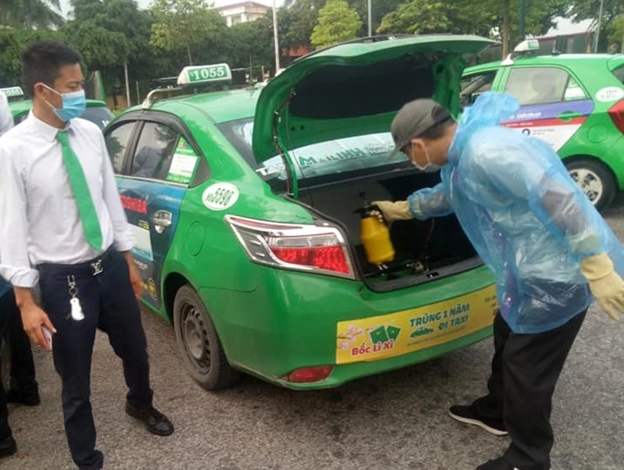 Trước diễn biến phức tạp của dịch Covid-19, Taxi Mai Linh luôn chú trọng công tác phòng chống dịch để có những chuyến xe an toàn.