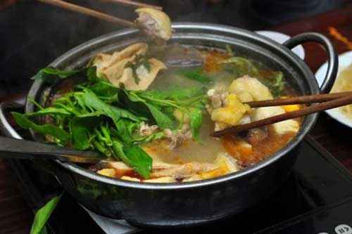 Thèm mấy cũng không nên thả loại rau này vào nồi lẩu kẻo gây hại sức khỏe