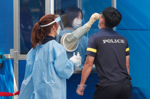 Hơn 23,5 triệu người mắc COVID-19 trên toàn cầu