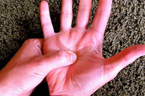 Mỗi ngày bỏ ra 10 phút tự ấn huyệt này giúp chữa 1 lúc 8 loại bệnh