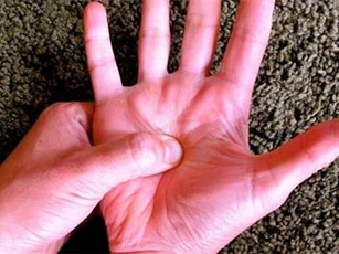 Mỗi ngày bỏ ra 10 phút tự ấn huyệt này giúp chữa 1 lúc 8 loại bệnh