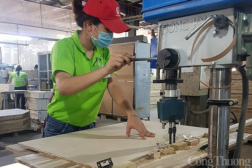 Ngành gỗ trên "cao tốc" EVFTA: Hưởng lợi bao nhiêu từ thuế xuất khẩu?