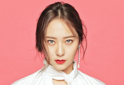 8 thần tượng có đôi mắt 'tam bạch' mê hoặc nhất Kpop