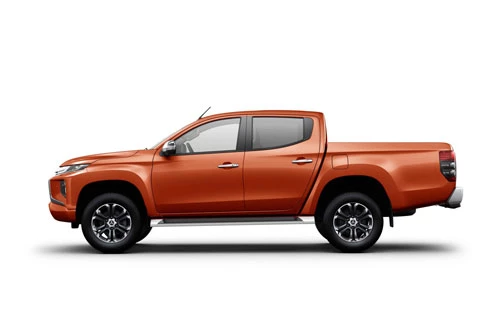 3. Mitsubishi Triton (doanh số: 2.241 chiếc).