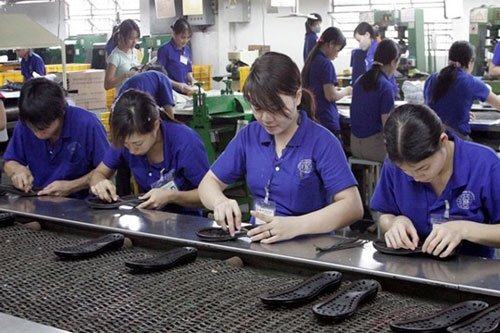 Xuất khẩu giày dép giảm hơn 17%