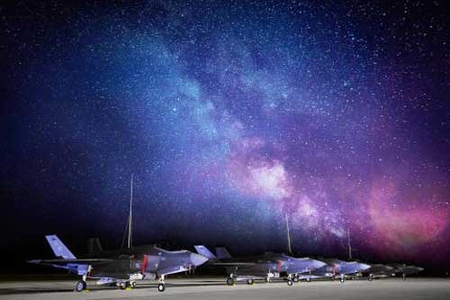 Mỹ dựng gấp cột thu lôi che chắn cho F-35