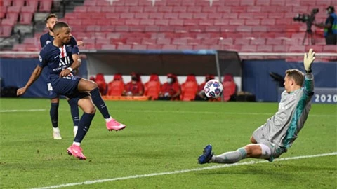 Mbappe không thể đánh bại Neuer trong một tình huống đối mặt