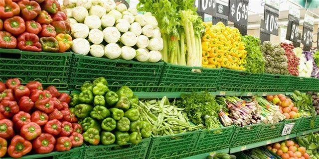 Sự thật gây sốc về độ sạch của rau quả bán ở siêu thị, chỉ nhân viên mới biết - Ảnh 1.