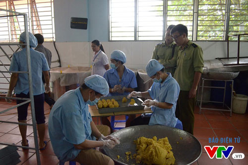 Tăng cường kiểm tra bánh trung thu "handmade"