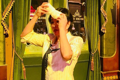 Lưu Hiểu Khánh ngã khi quay phim