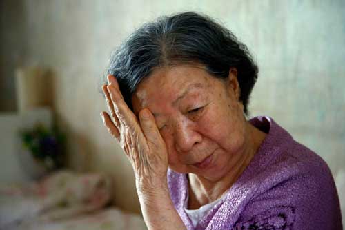 Đi mua sắm cùng với hai con dâu, nhìn xe hàng đẩy đến quầy thanh toán mà tôi thấy thương hai đứa con trai vô cùng