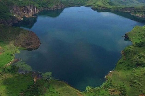 Sở hữu vẻ đẹp nên thơ nhưng "hồ tử thần" này từng khiến 1.700 người tử vong