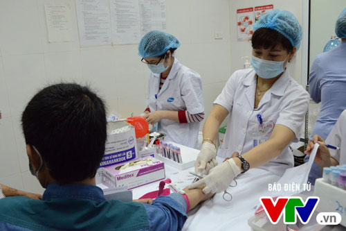 Tránh nhầm lẫn giữa sốt xuất huyết và COVID-19