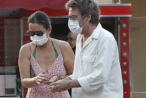 Củng Lợi dạo phố với chồng người Pháp