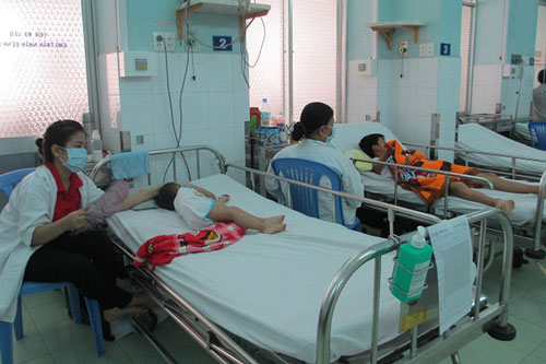 Sốt xuất huyết gia tăng tại TP.HCM, nhiều bệnh nhi sốc nặng