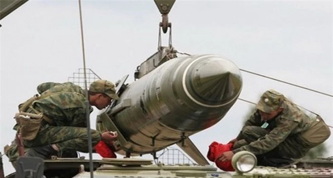 Belarus chuyen hang loat vu khi hang nang den tuyen bien gioi sat NATO-Hinh-6