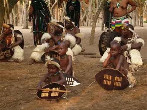 Lễ hội kiểm tra trinh tiết của bộ tộc Zulu - 2