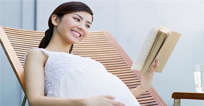 Đọc sách giúp mẹ bầu khỏe mạnh