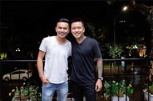 Sau hơn 20 năm, lần đầu tiên Tú Dưa gọi Tuấn Hưng là anh dù kém 1 tuổi