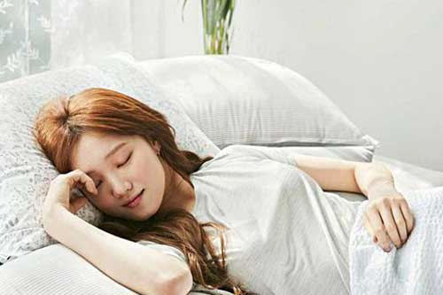 Thực hiện đều đặn 5 thói quen này, giúp ngủ ngon và giảm cân nhanh mà không cần tập thể dục