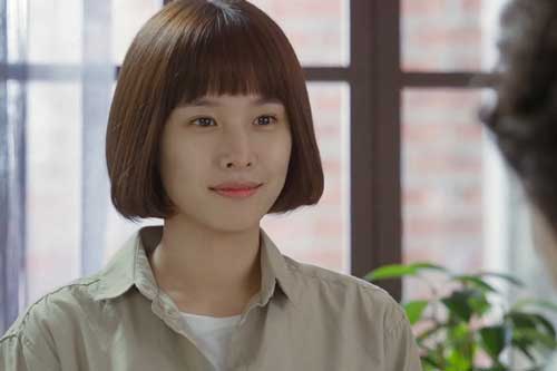 Bà hàng xóm qua chơi thấy nồi canh rau đã chê bai, bố chồng tôi đỡ lời khiến bà ấy "cun cút" quay về