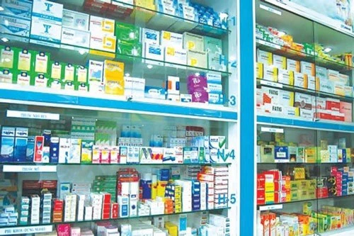BCĐ Covid-19 TP Đà Nẵng yêu cầu cáchiệu thuốc chấp hành nghiêm việc thông báo cho cơ quan y tế khi phát hiện có trường hợp nghi mắc Covid-19 đến mua thuốc (Ảnh chỉ có tính chất minh họa).