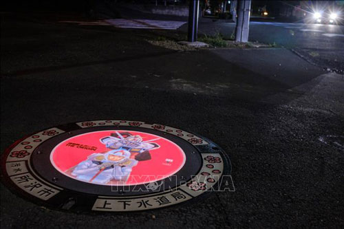 'Thổi hồn' vào những nắp hố ga