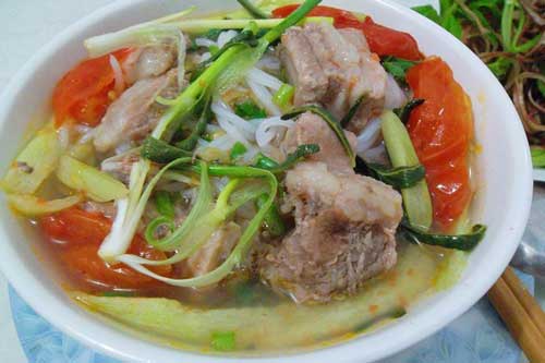 Bữa sáng thanh mát, bổ dưỡng với món bún sườn chua