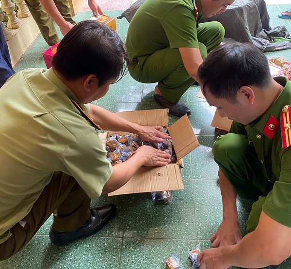 Kinh doanh bánh trung thu không rõ nguồn gốc, đối tượng bị xử phạt gần 30 triệu đồng