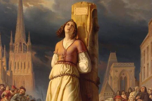 Jeanne d’Arc bị kết tội phù thủy và đưa lên giàn hỏa thiêu.