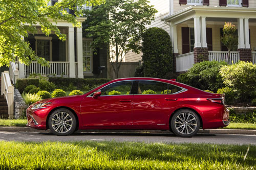 Cận cảnh Lexus ES 2021: Công suất 203 mã lực, dẫn động AWD, giá gần 950 triệu 