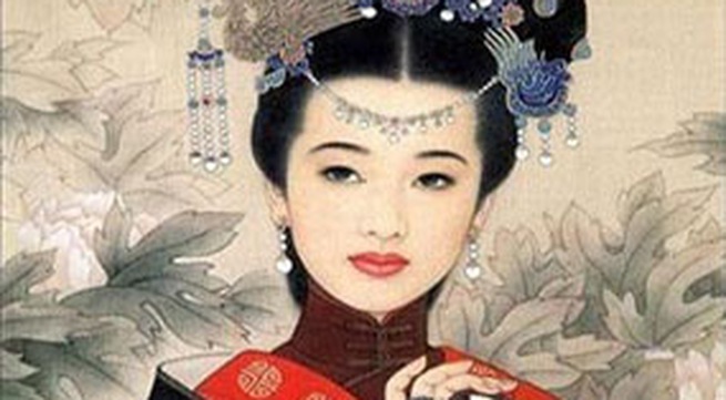 Hoàng hậu làm mê mẩn 6 vị vua 60 năm 