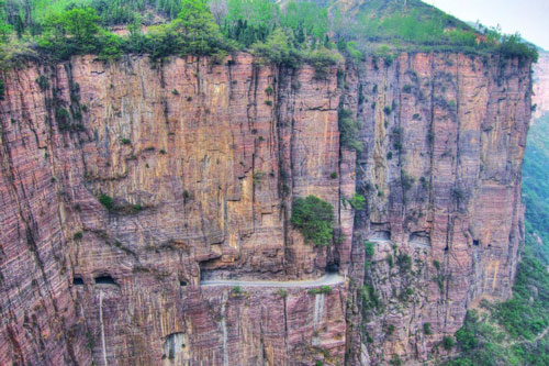 Tám con đường kỳ lạ và độc đáo nhất thế giới