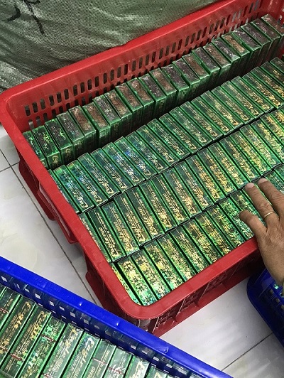 Phát hiện cơ sở sản xuất dầu gió xanh, giả nhãn hiệu Con Ó số lượng lớn tại Long An