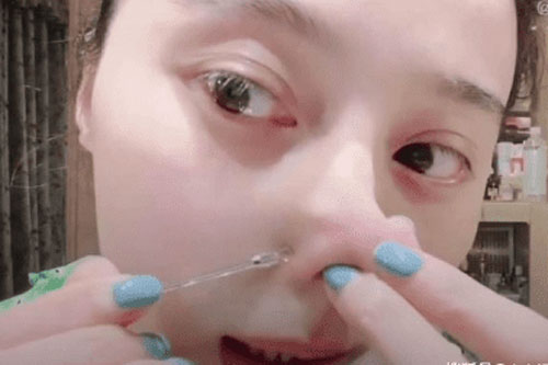 Từng bị nghi phẫu thuật thẩm mỹ, Phạm Băng Băng thản nhiên véo mũi, nặn mụn chứng minh sự thật