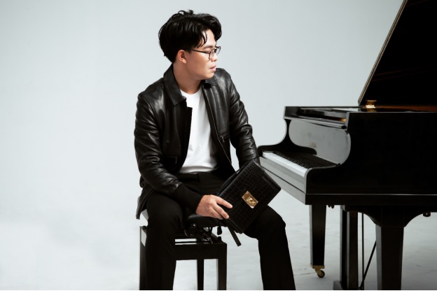 Nhạc sĩ Dương Trường Giang phiêu, manly làm model cho GENTLEMAN LEATHER FOR MAN